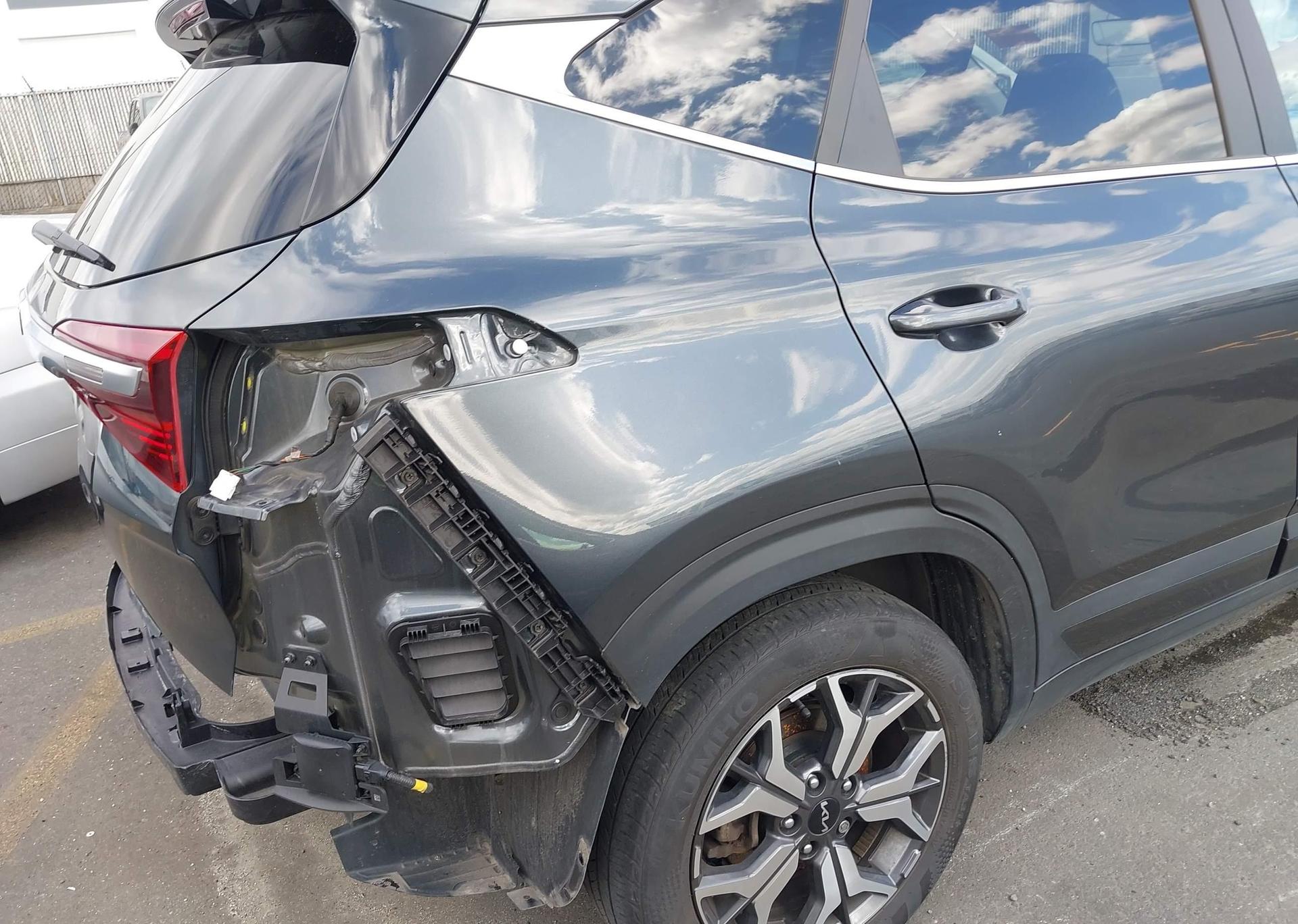 2023 KIA SELTOS EX