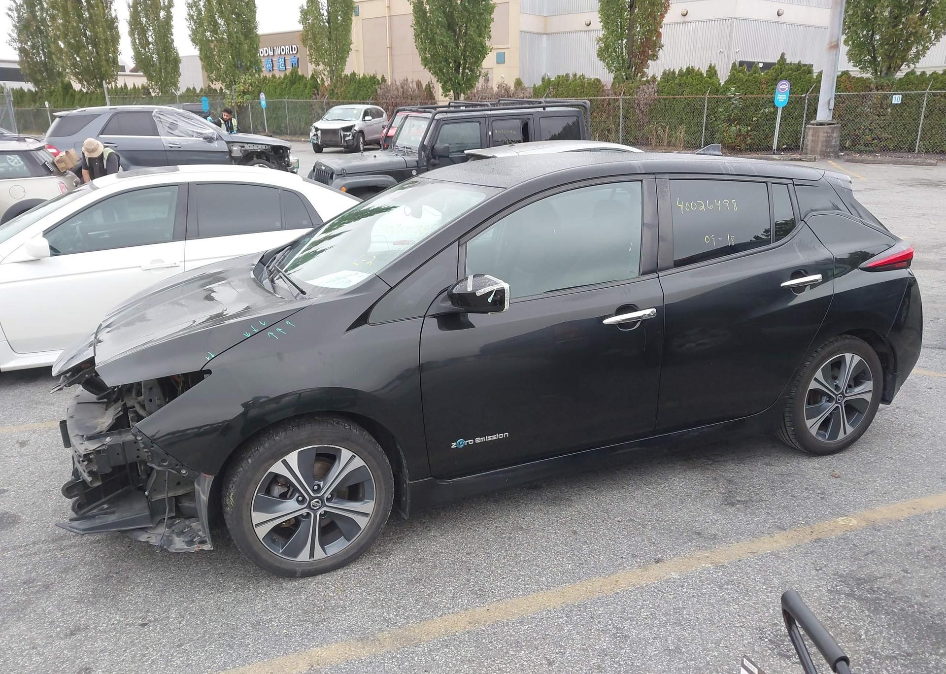 2018 NISSAN LEAF