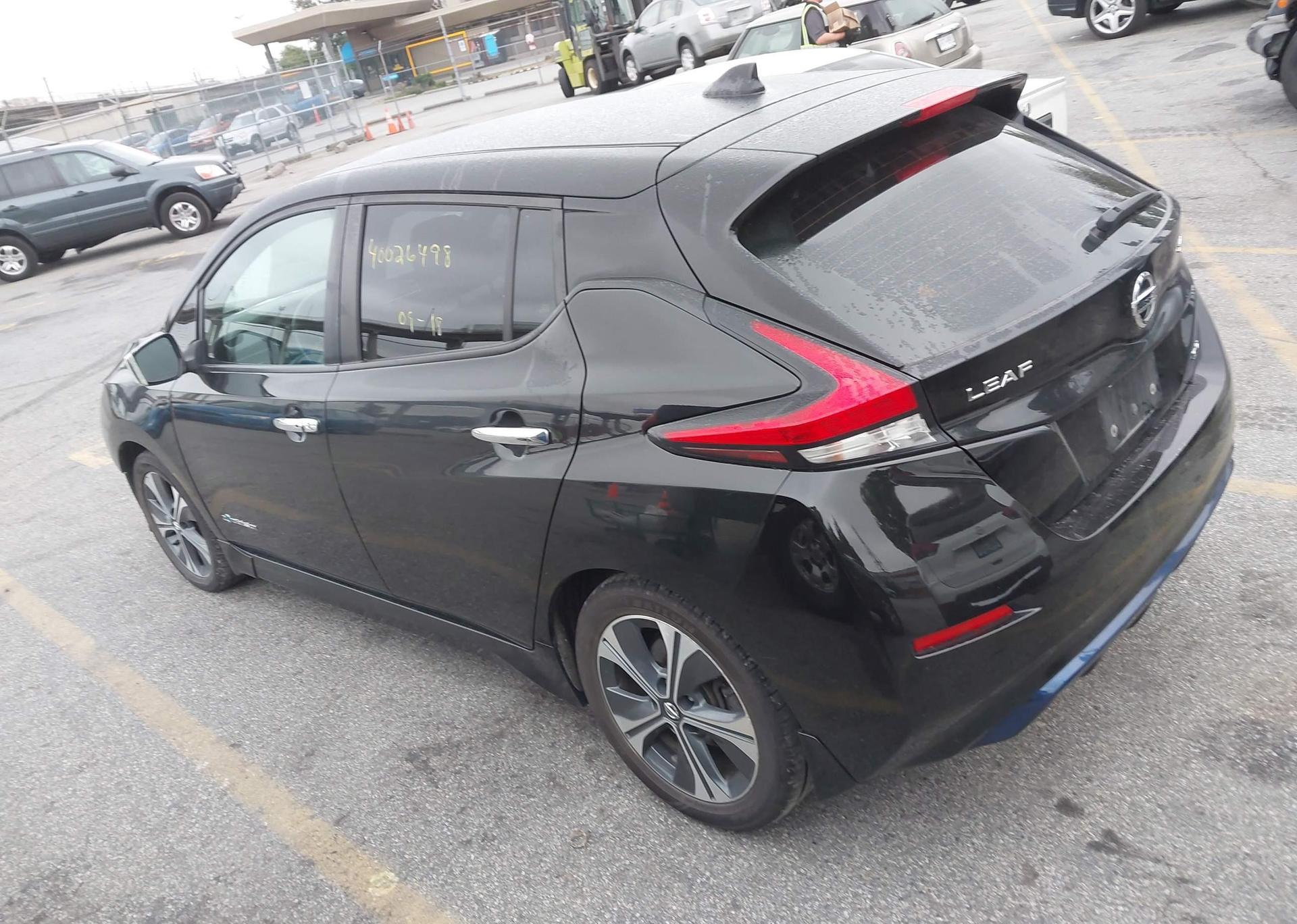 2018 NISSAN LEAF