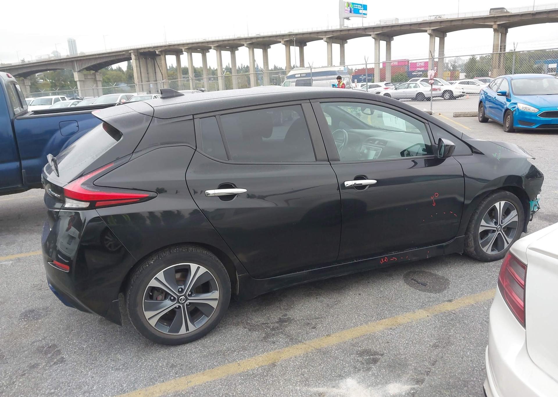 2018 NISSAN LEAF
