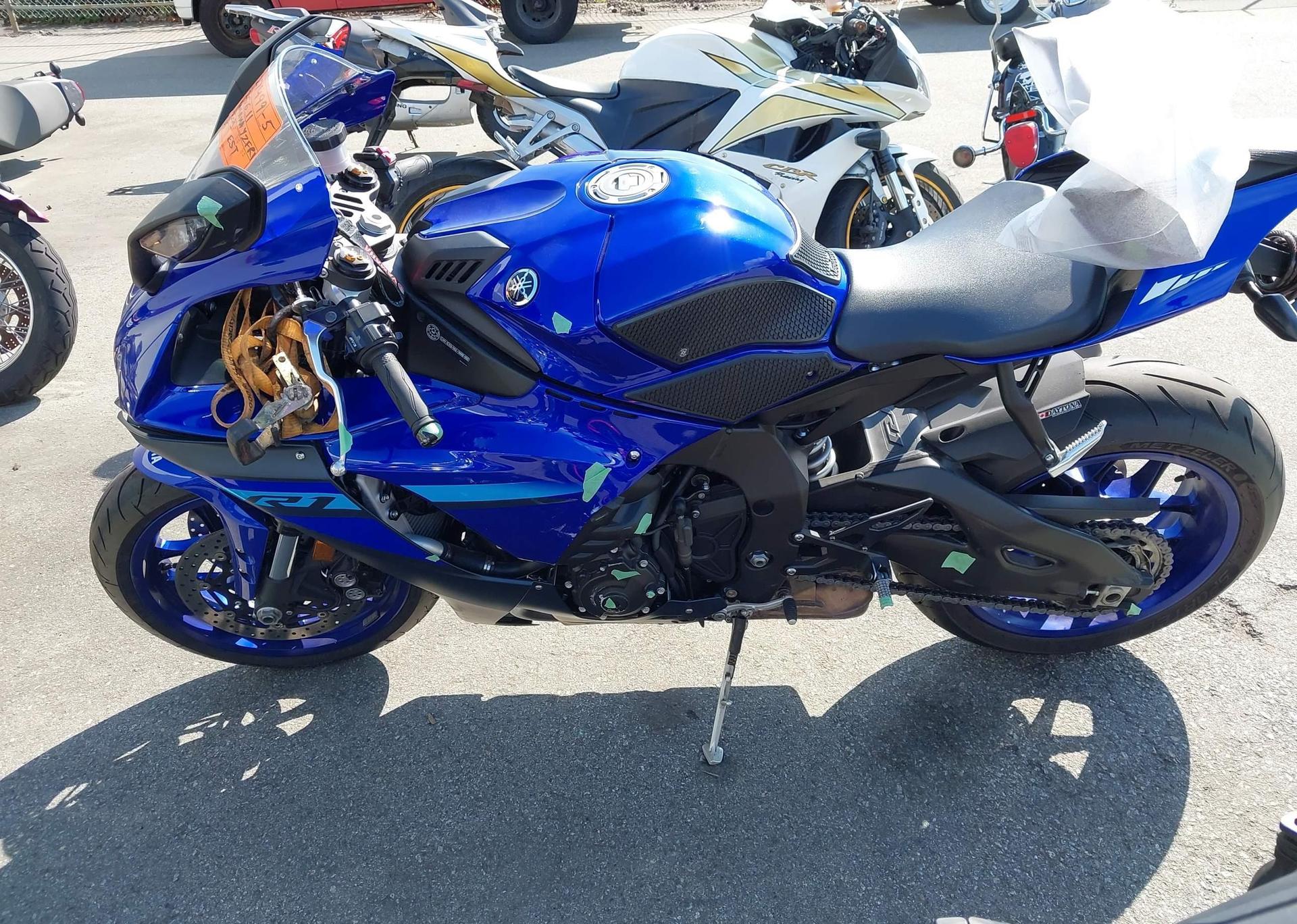 2024 YAMAHA YZFR1
