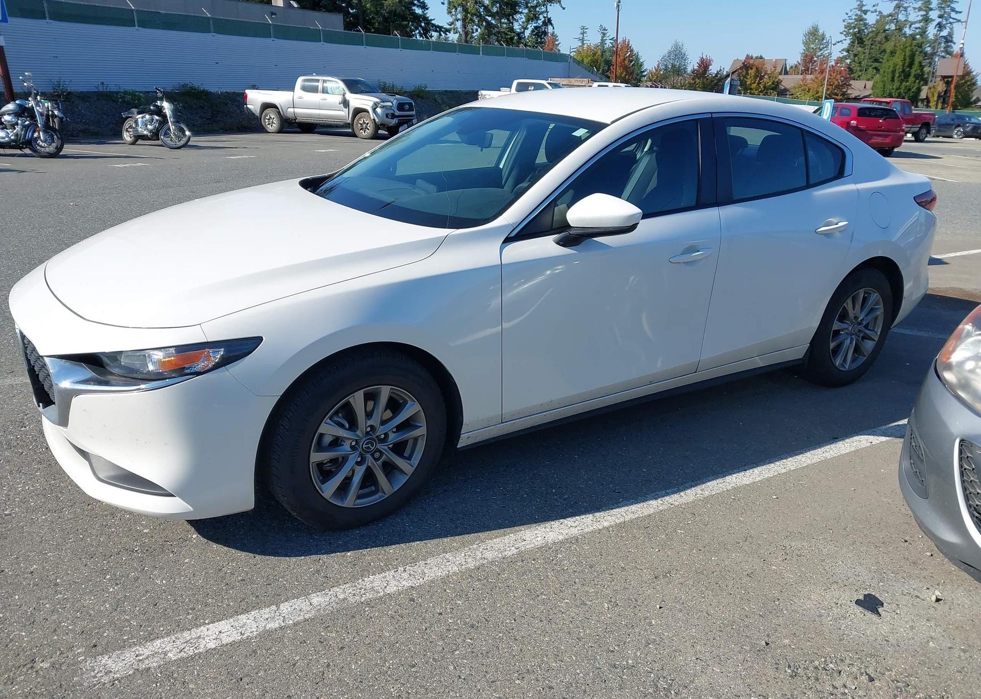 2023 MAZDA 3 SELECT