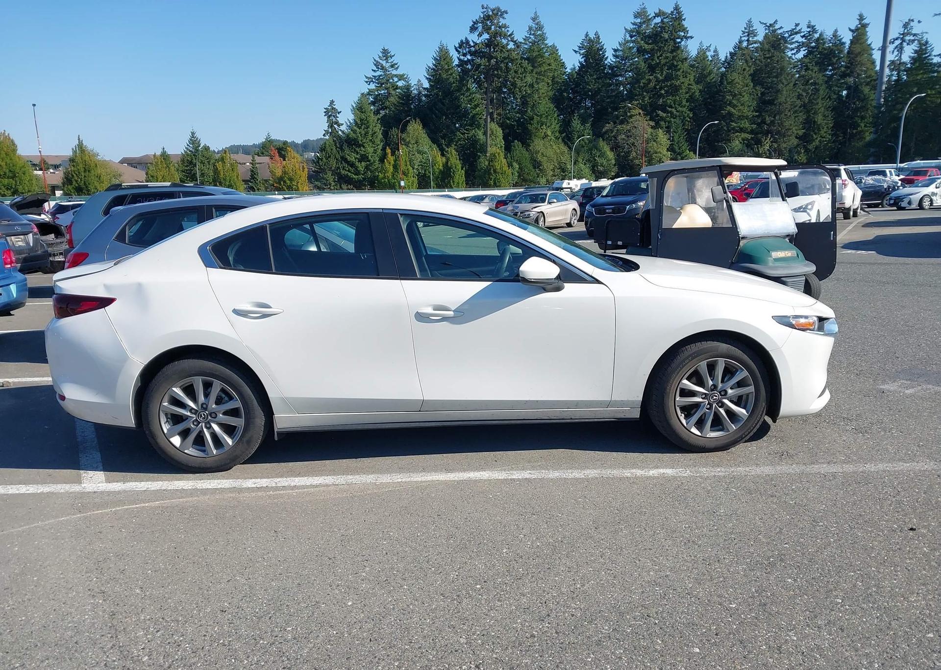 2023 MAZDA 3 SELECT