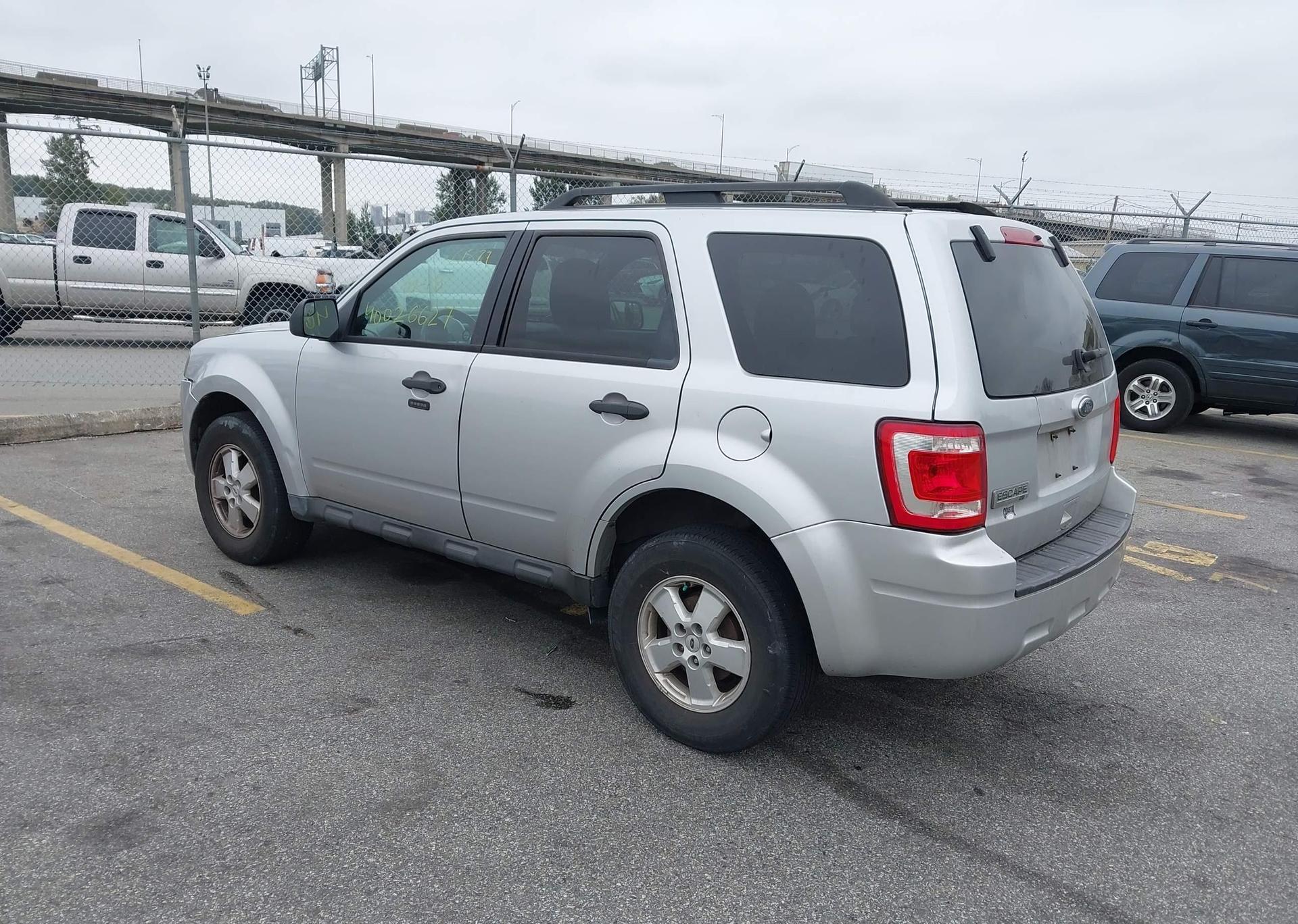 2010 FORD ESCAPE XLT