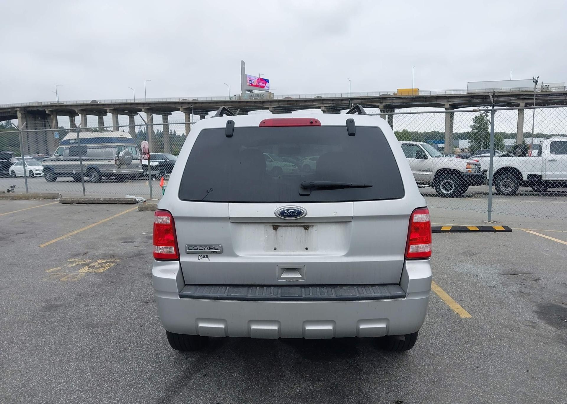 2010 FORD ESCAPE XLT