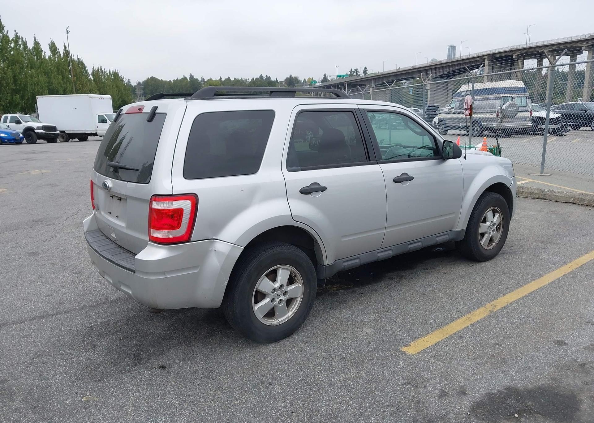 2010 FORD ESCAPE XLT