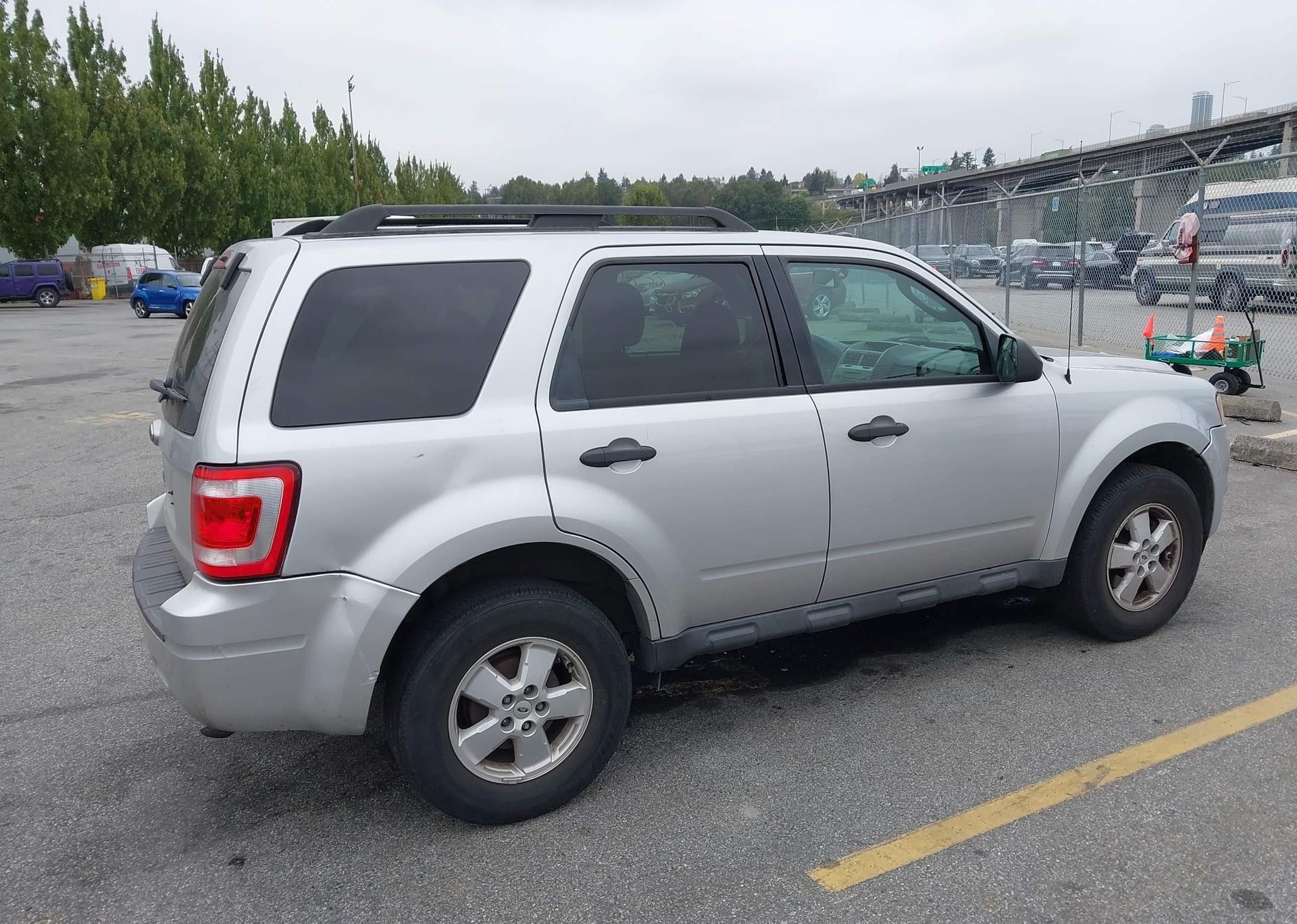 2010 FORD ESCAPE XLT