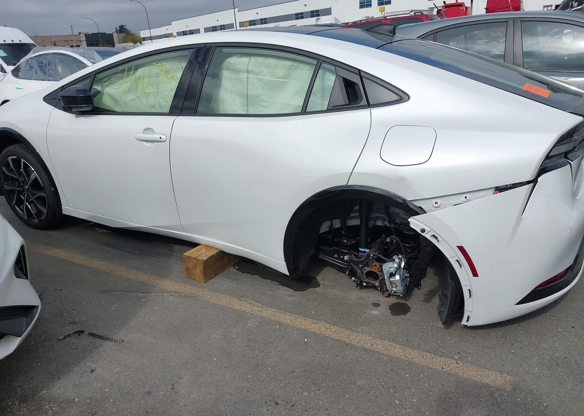 2025 TOYOTA PRIUS