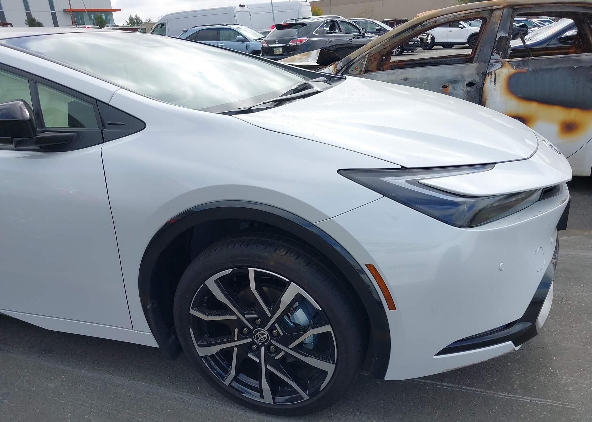 2025 TOYOTA PRIUS