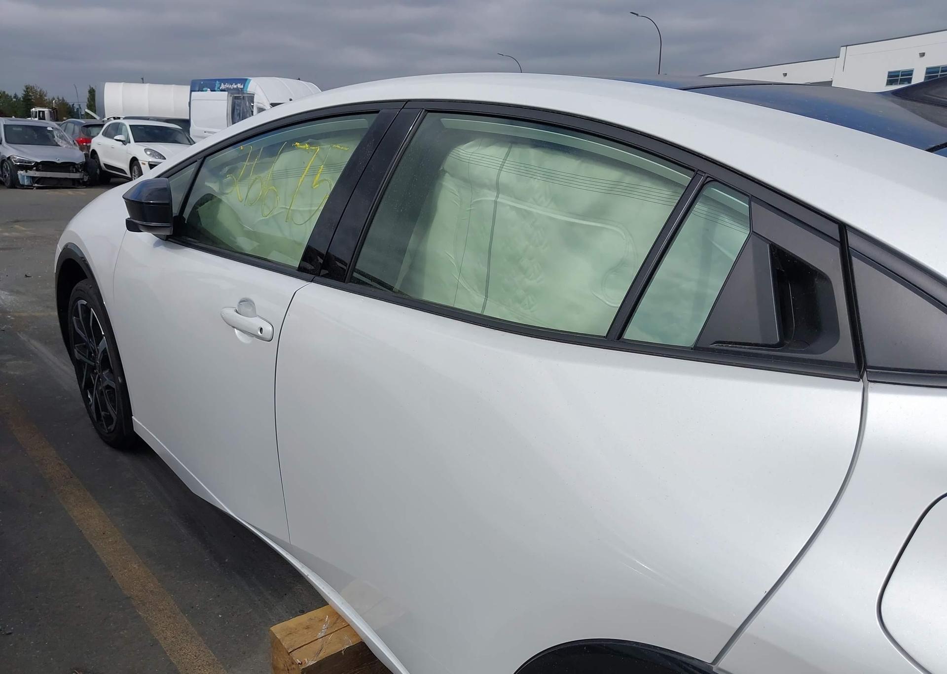 2025 TOYOTA PRIUS