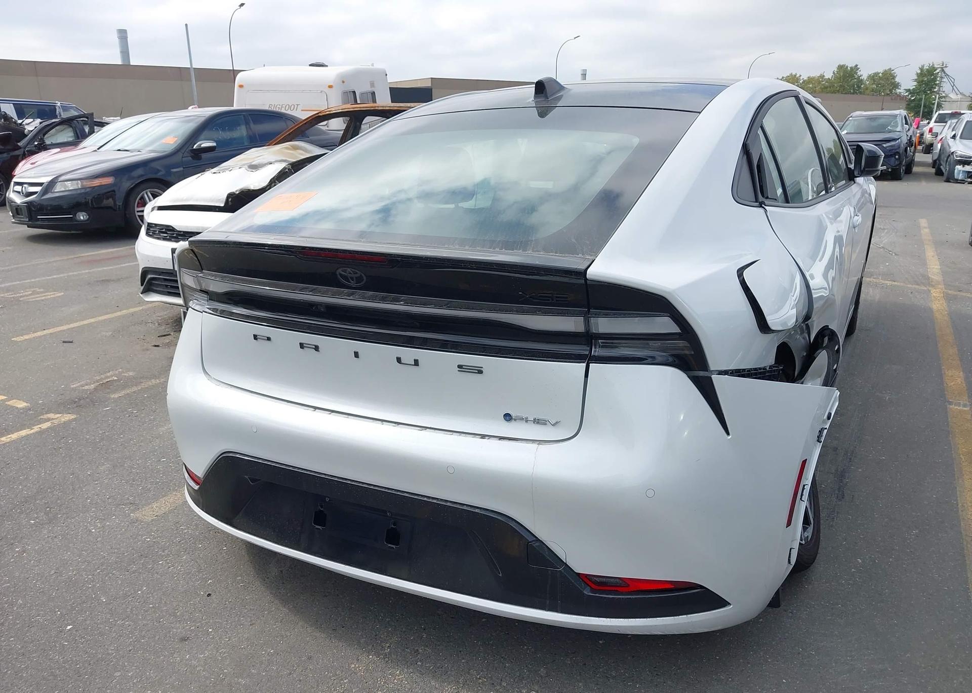 2025 TOYOTA PRIUS