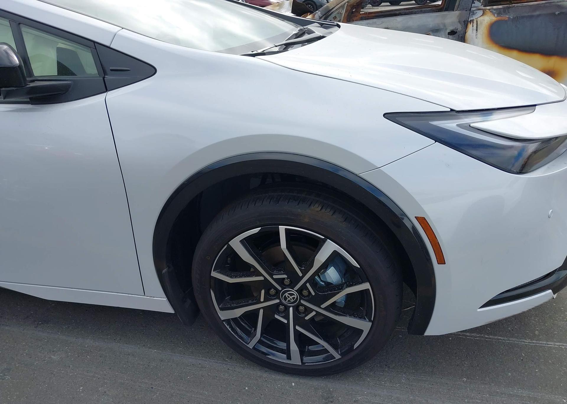 2025 TOYOTA PRIUS