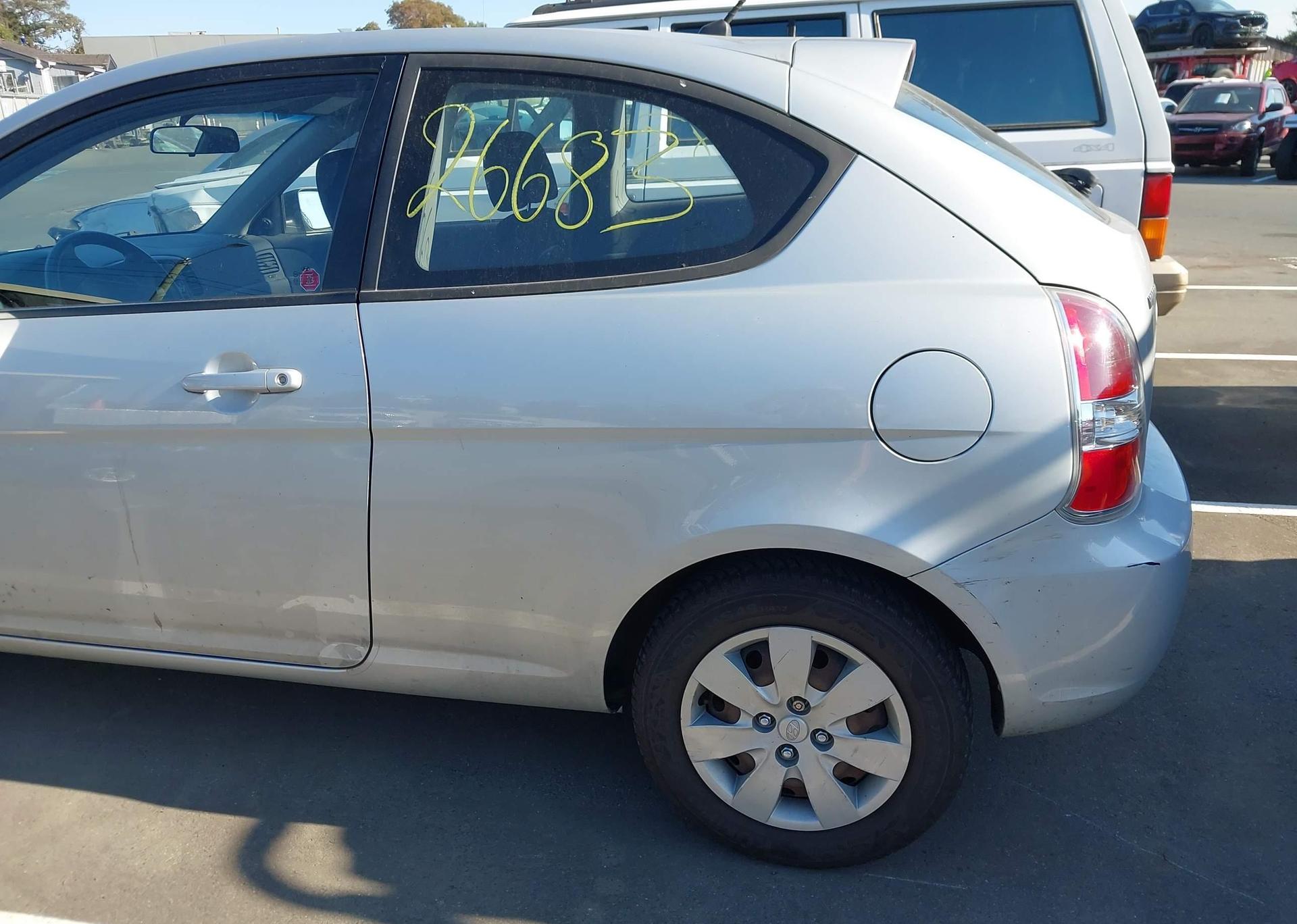2011 HYUNDAI ACCENT SE