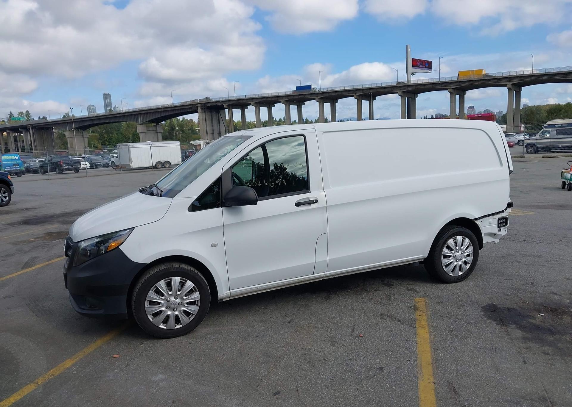 2018 MERCEDES-BENZ METRIS