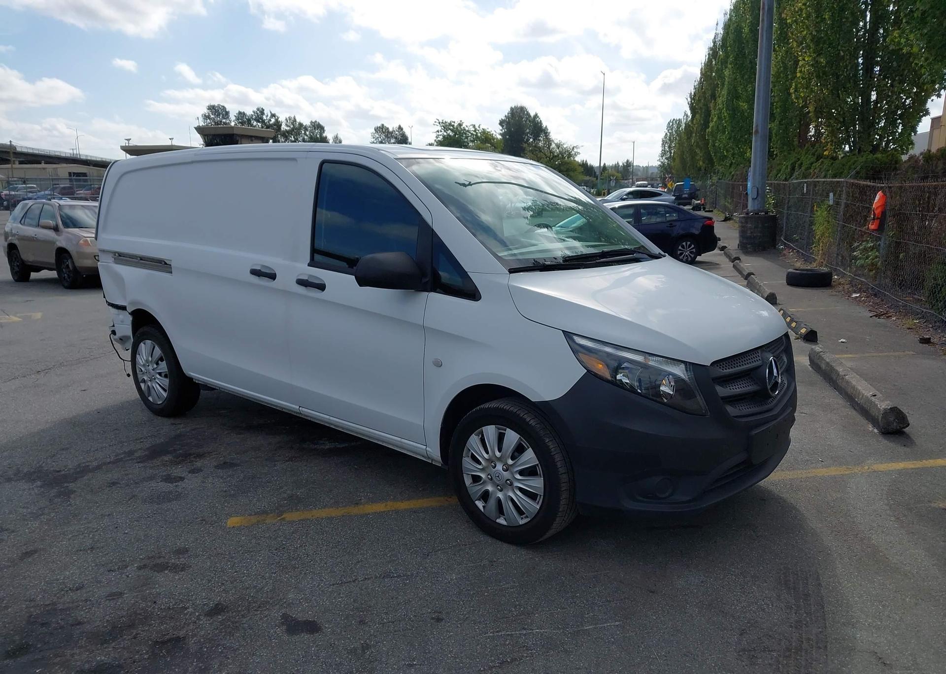 2018 MERCEDES-BENZ METRIS