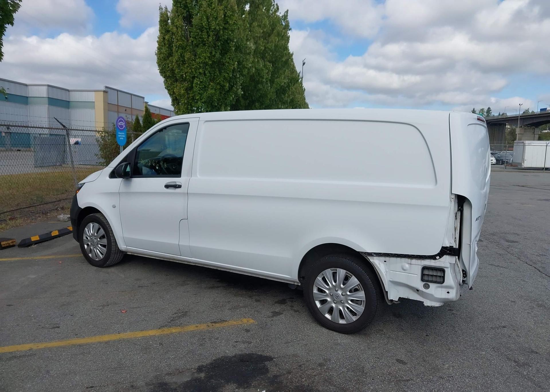 2018 MERCEDES-BENZ METRIS