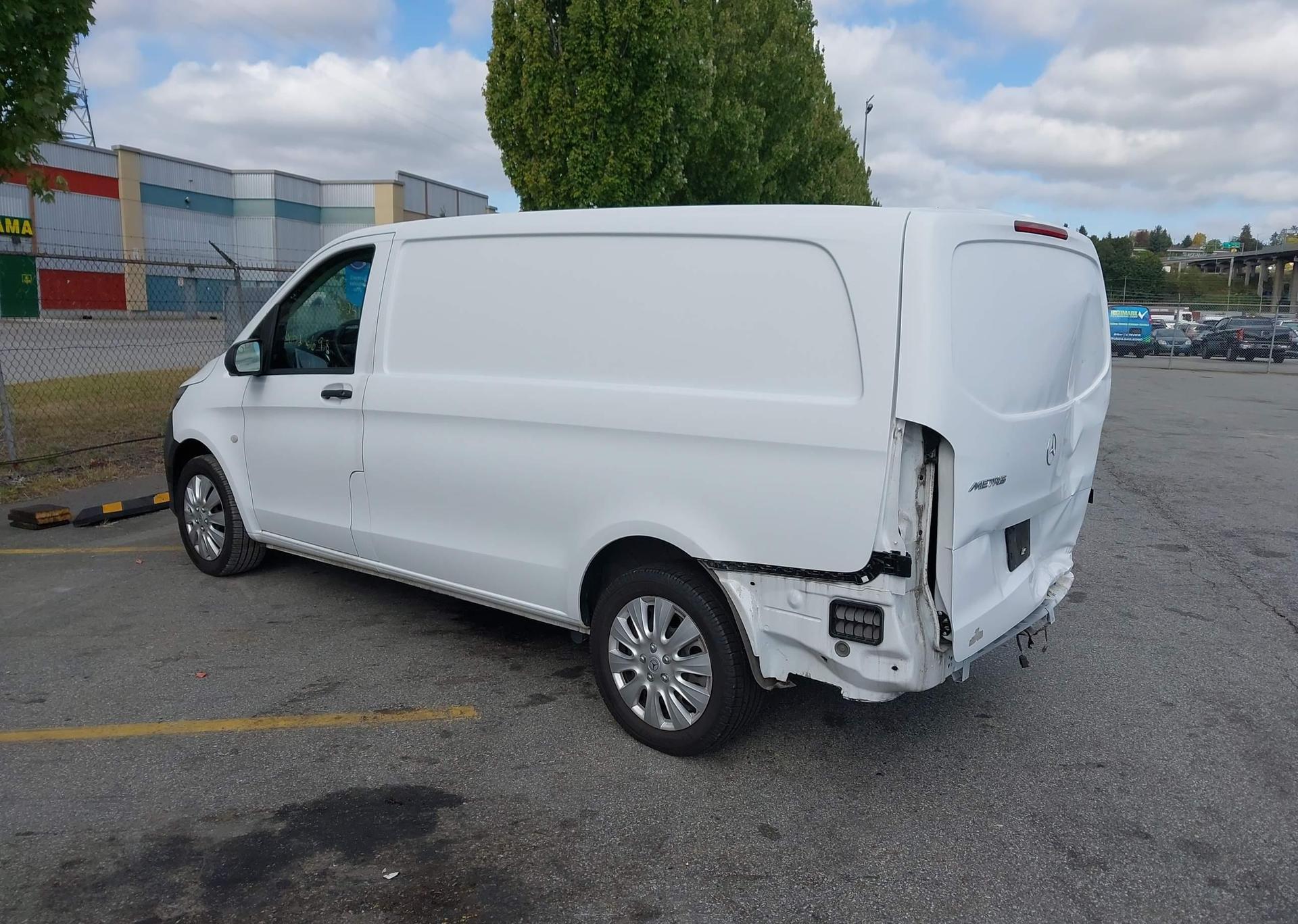 2018 MERCEDES-BENZ METRIS