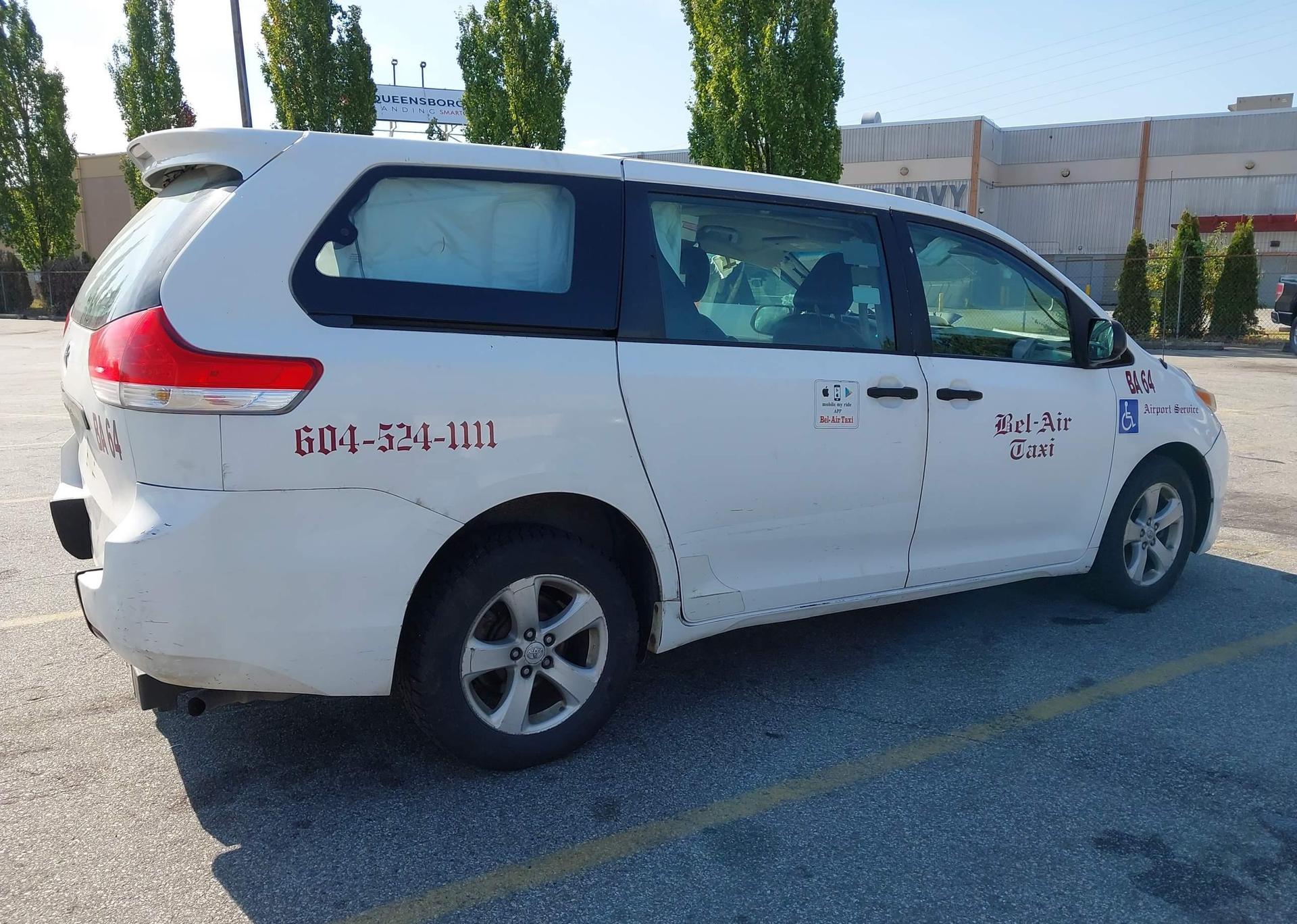 2011 TOYOTA SIENNA