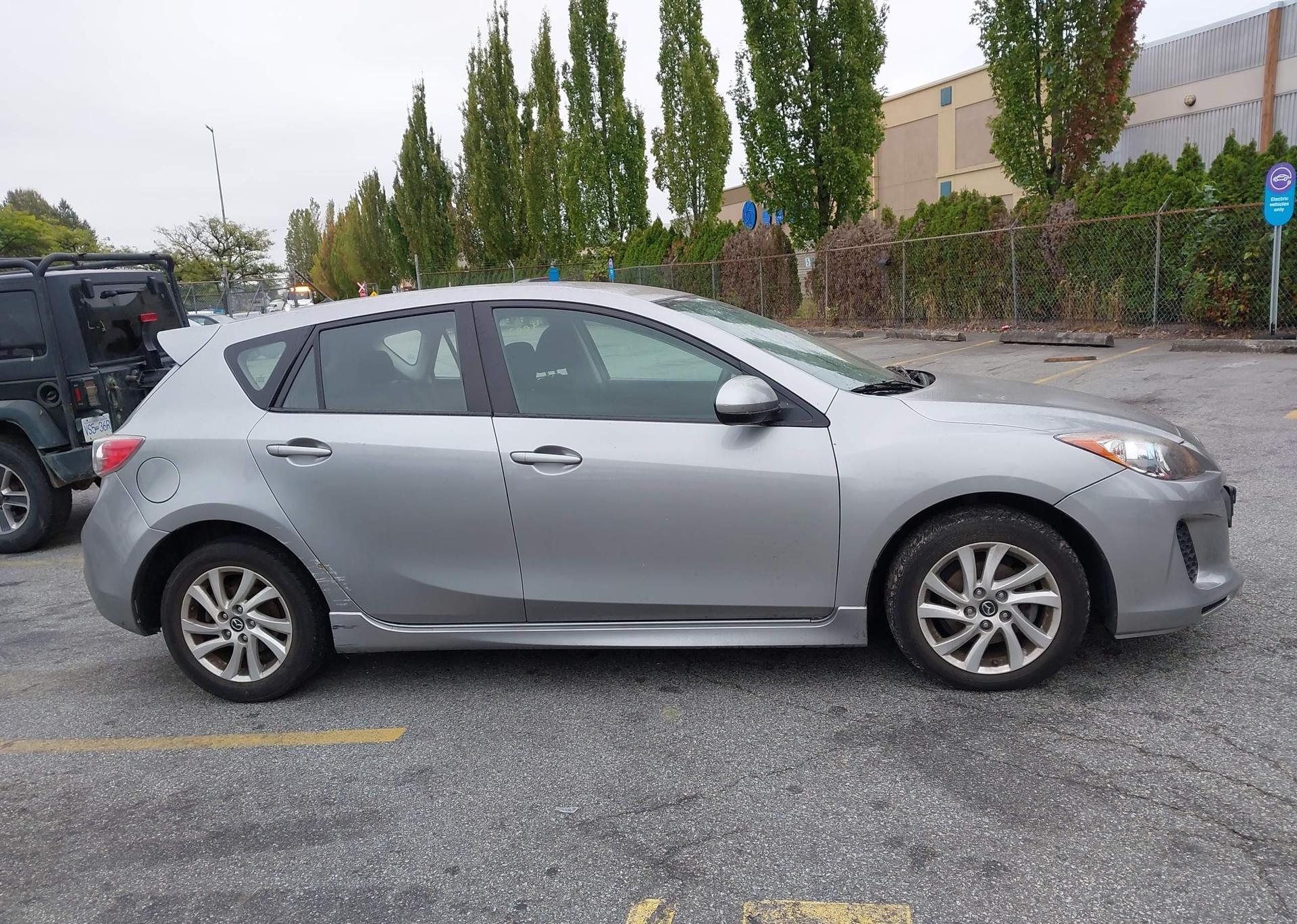 2013 MAZDA 3 I