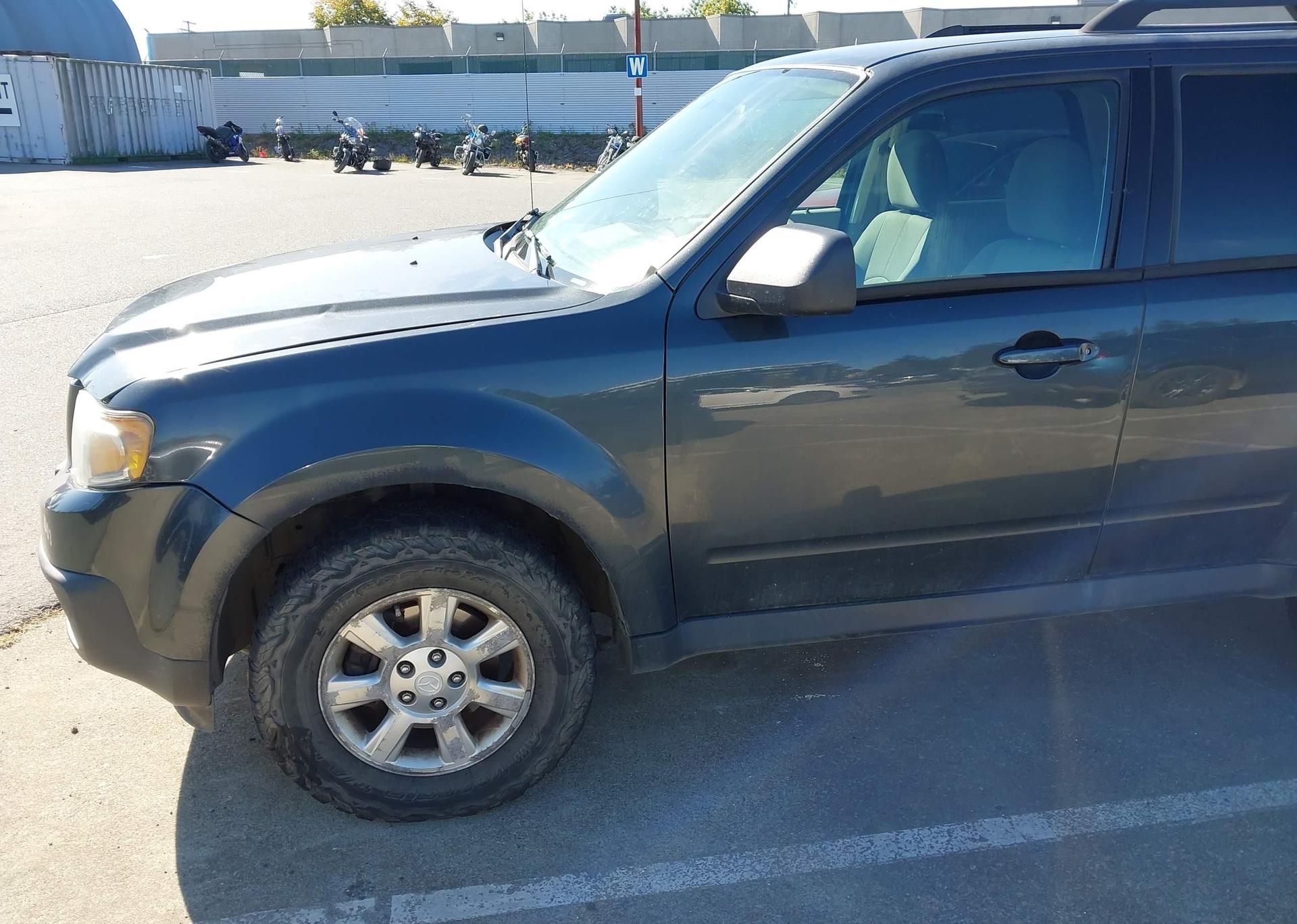 2010 MAZDA TRIBUTE I