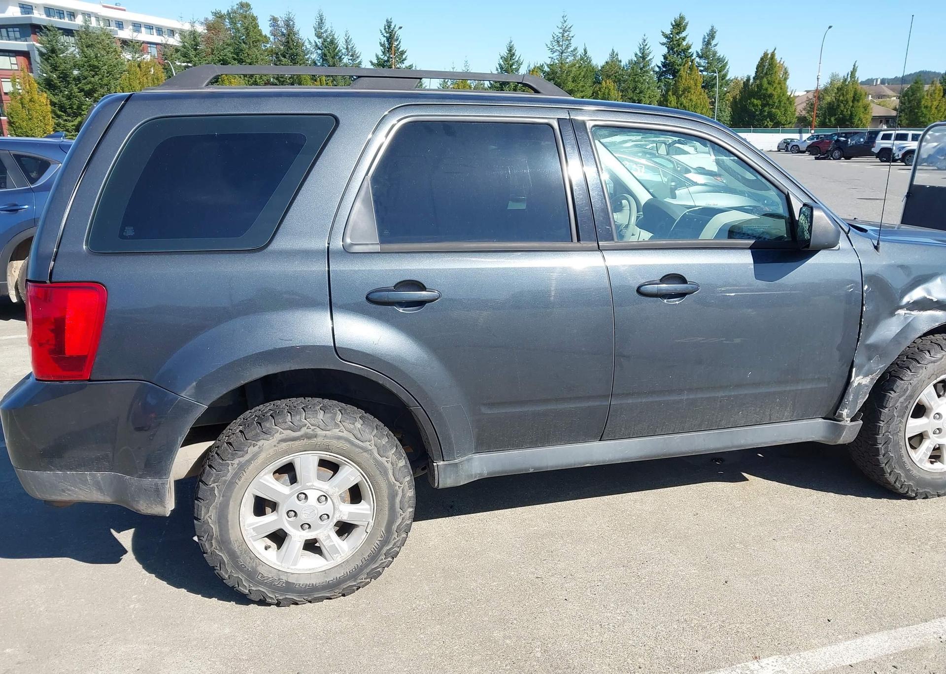 2010 MAZDA TRIBUTE I