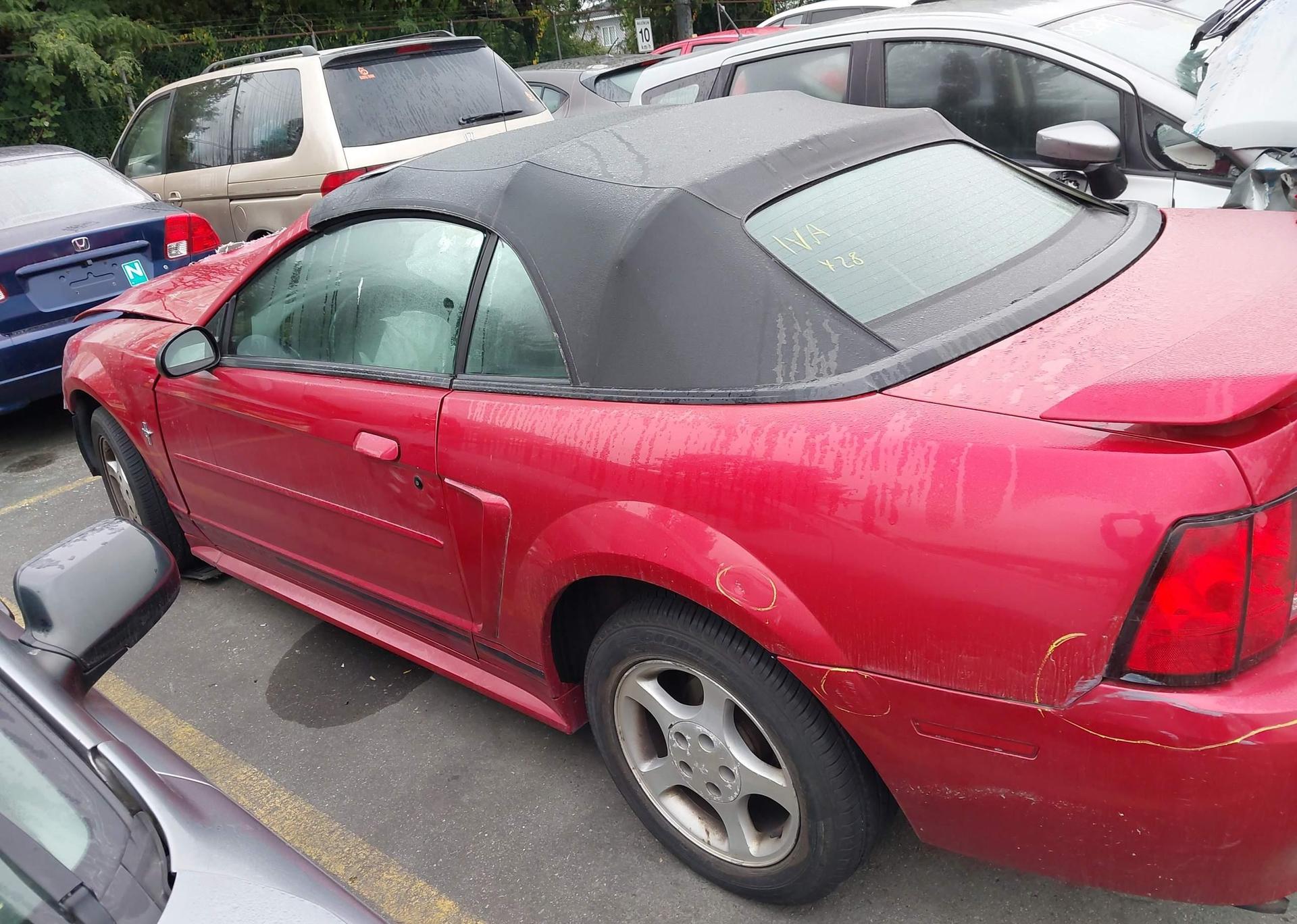 2001 FORD MUSTANG