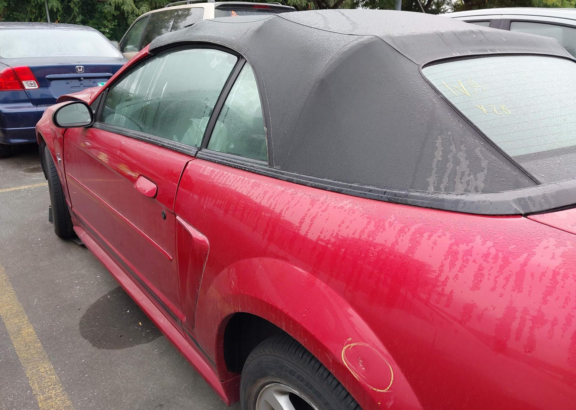 2001 FORD MUSTANG