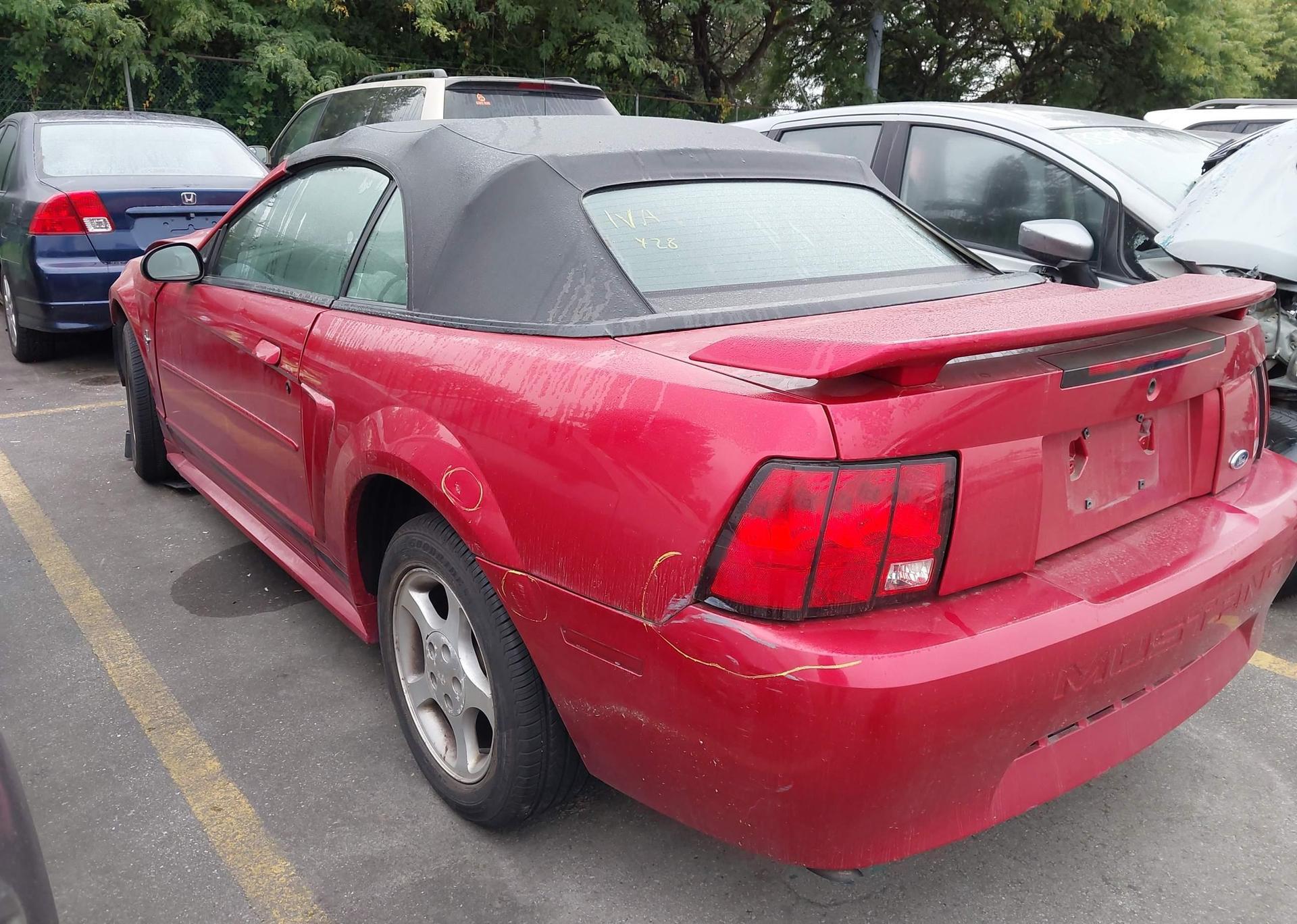 2001 FORD MUSTANG