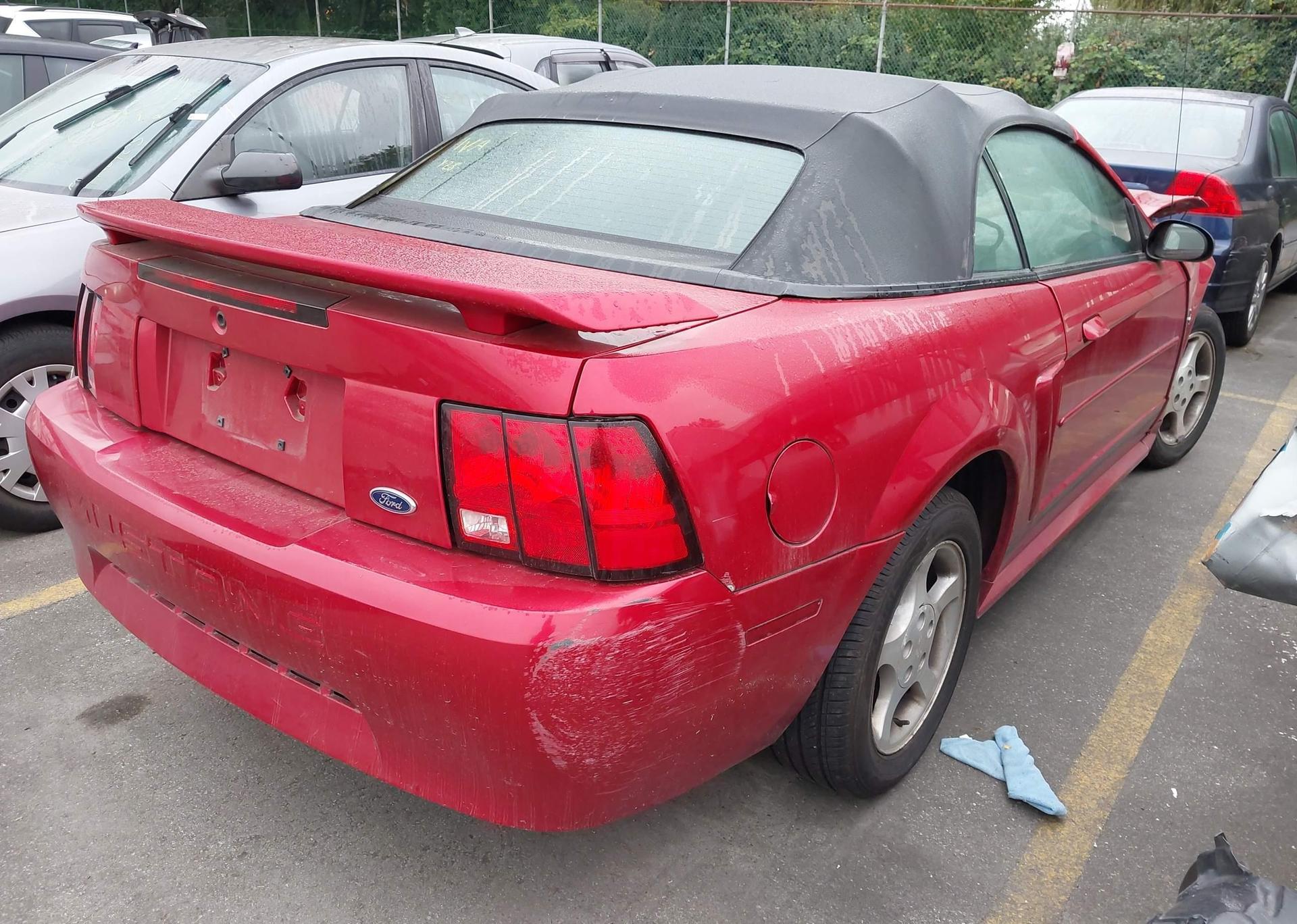 2001 FORD MUSTANG