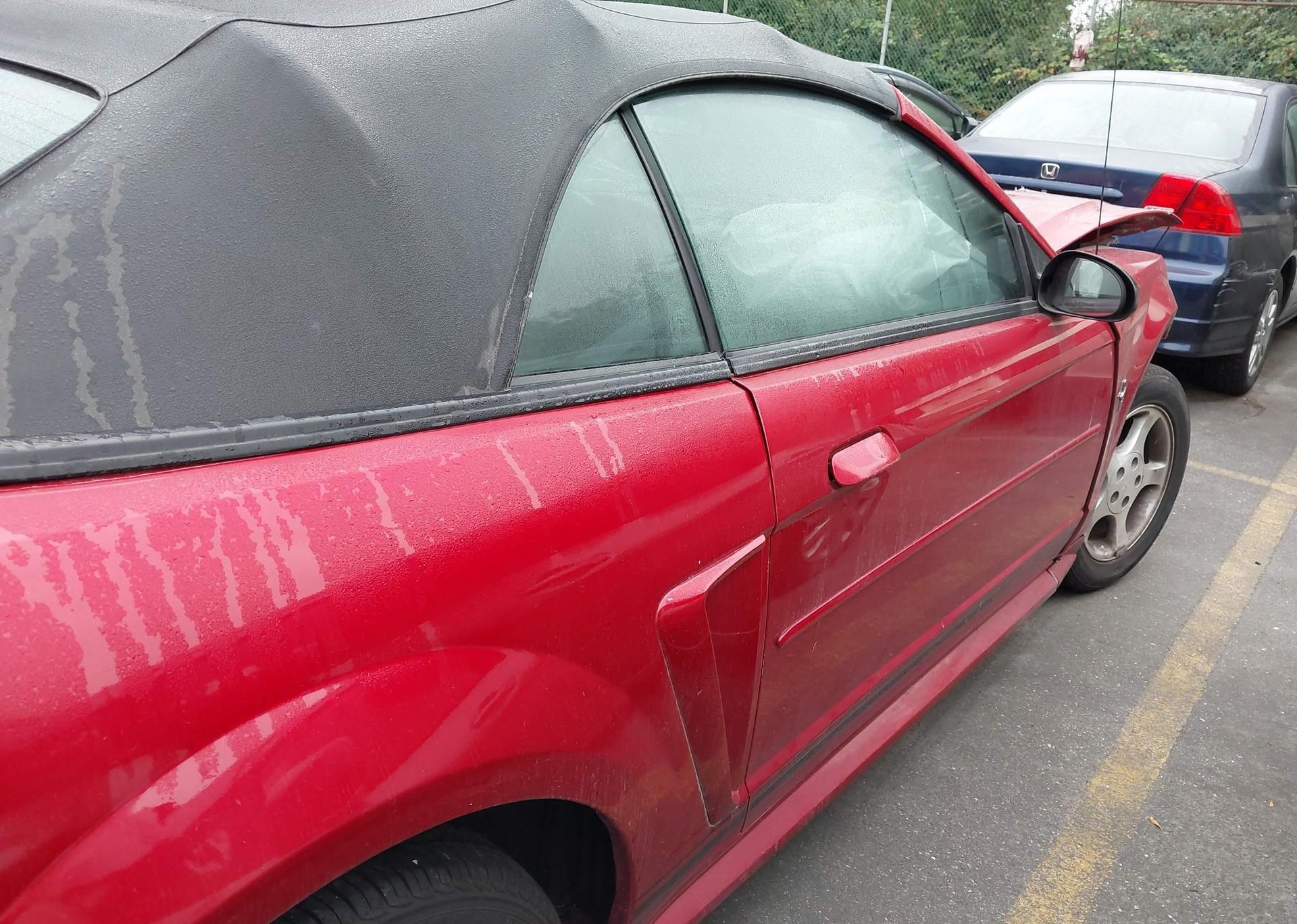2001 FORD MUSTANG