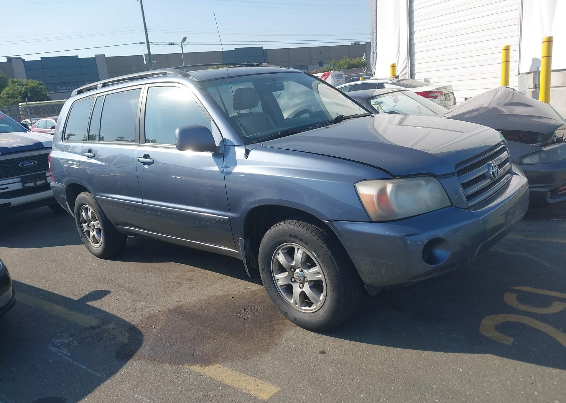 2004 TOYOTA HIGHLANDER LIMITED