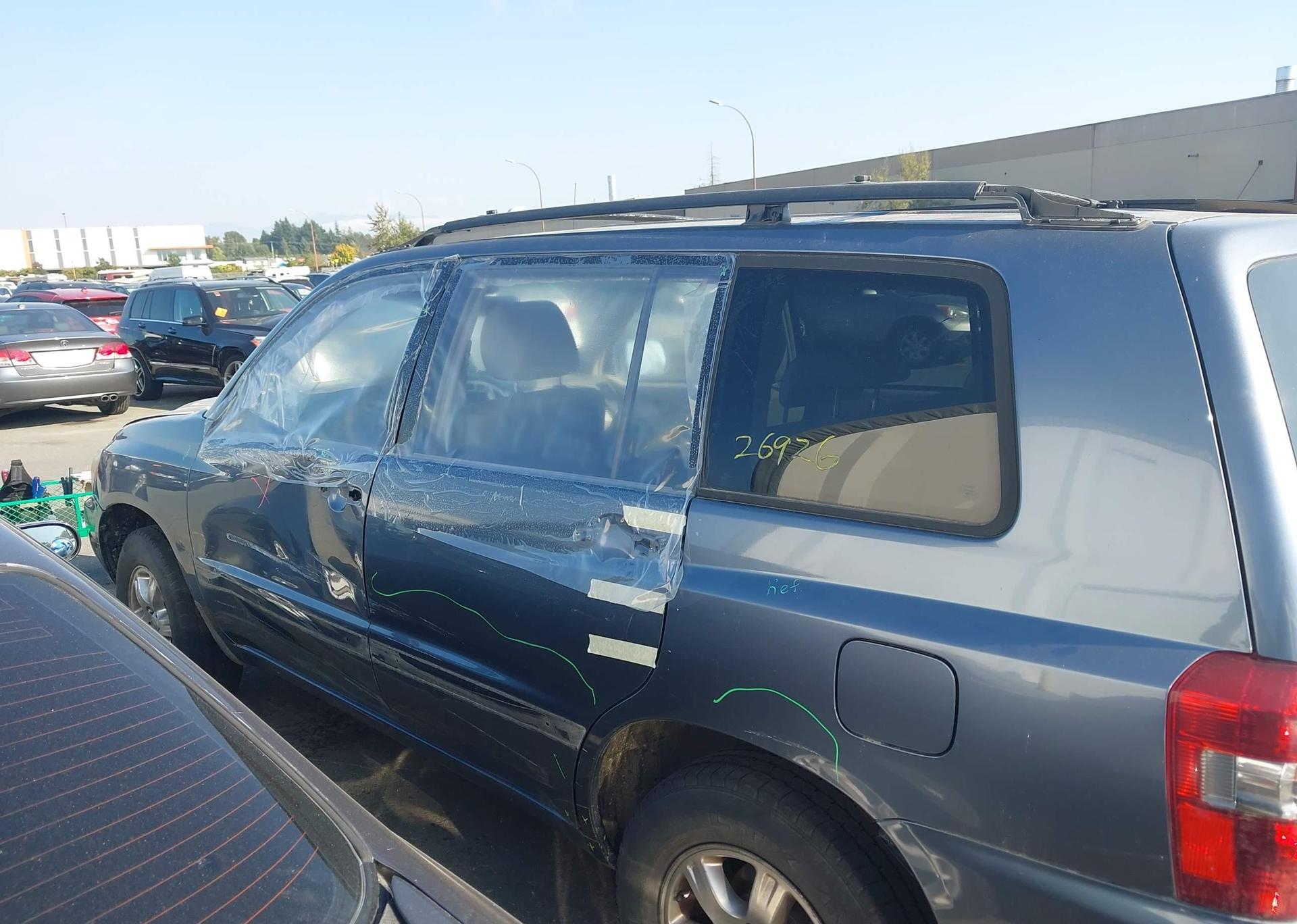 2004 TOYOTA HIGHLANDER LIMITED