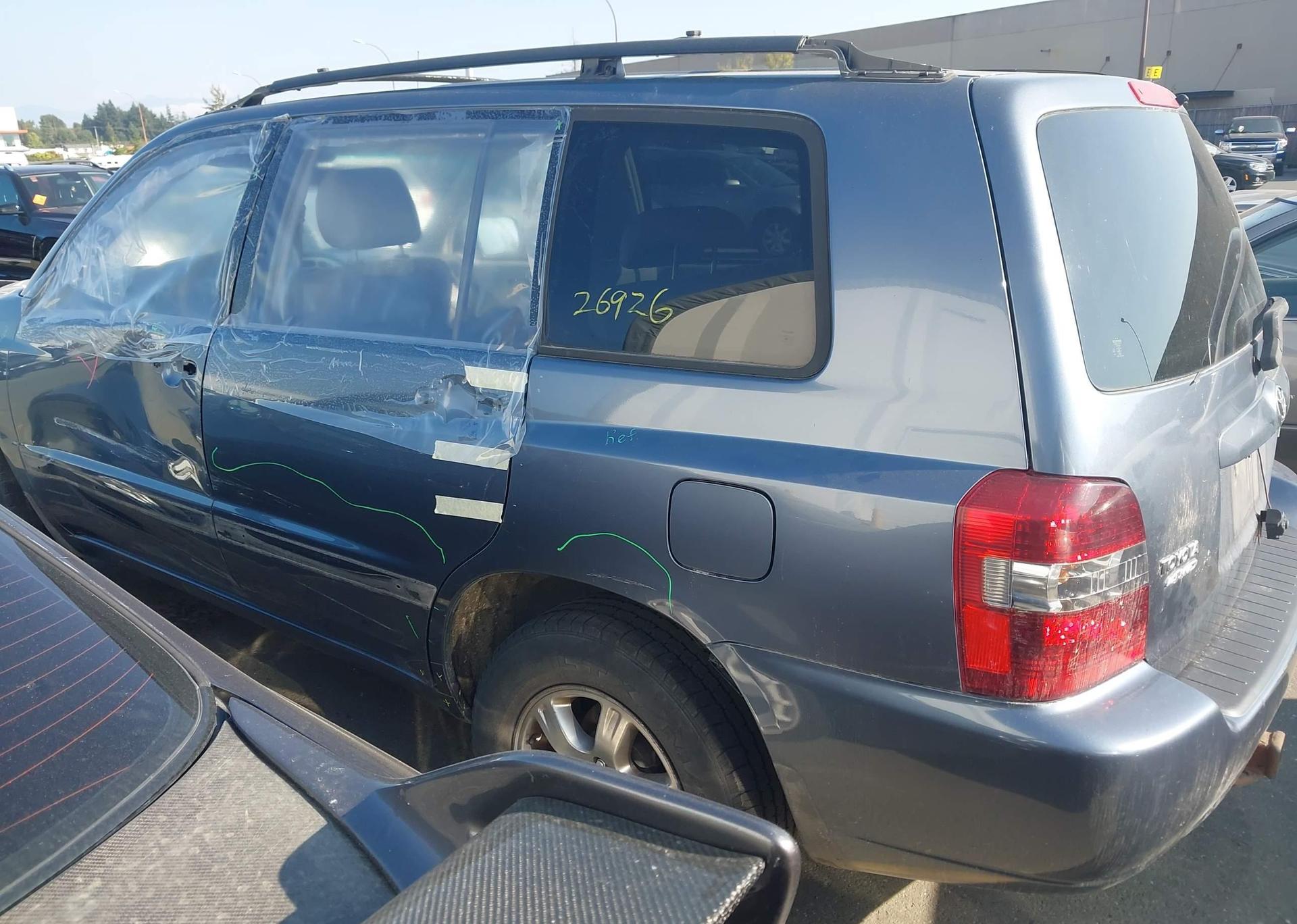 2004 TOYOTA HIGHLANDER LIMITED