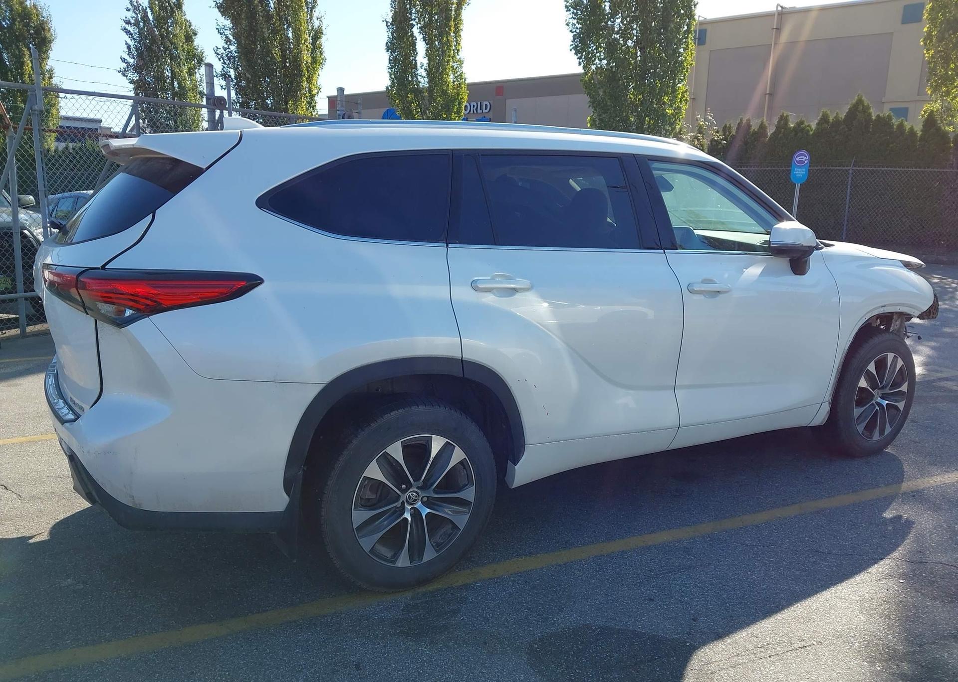 2021 TOYOTA highlander xle