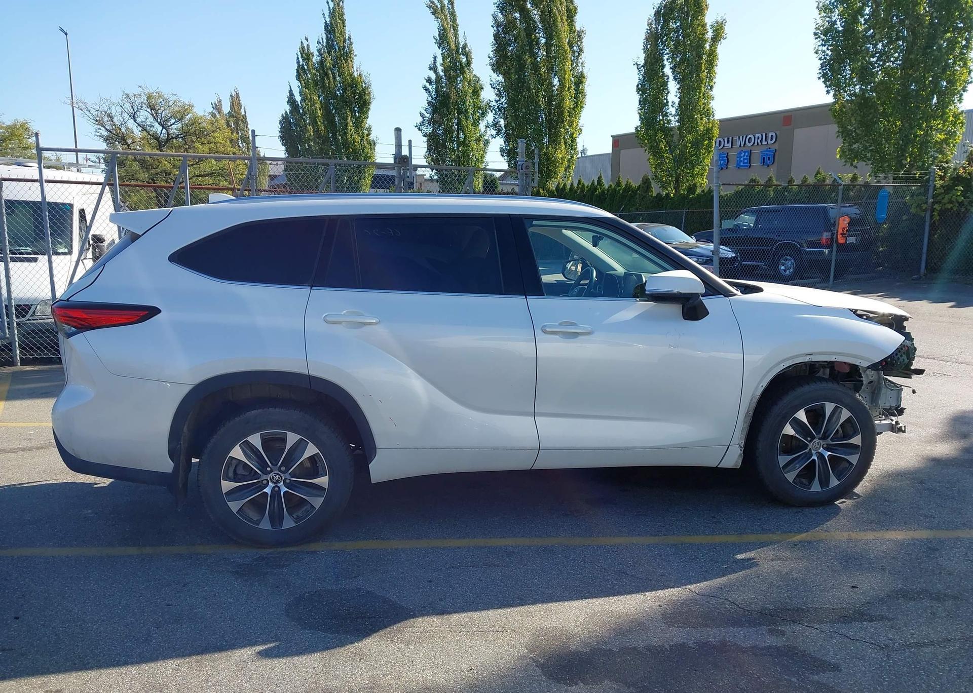 2021 TOYOTA highlander xle