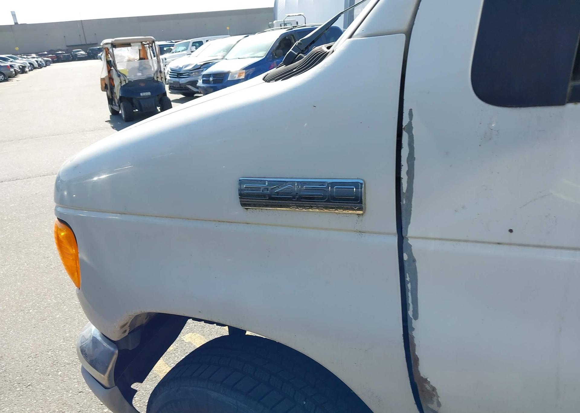2006 FORD ECONOLINE E450 SUPER DUTY CUTWY VAN