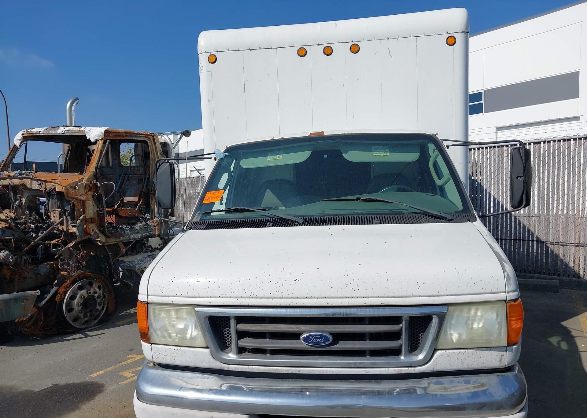 2006 FORD ECONOLINE E450 SUPER DUTY CUTWY VAN