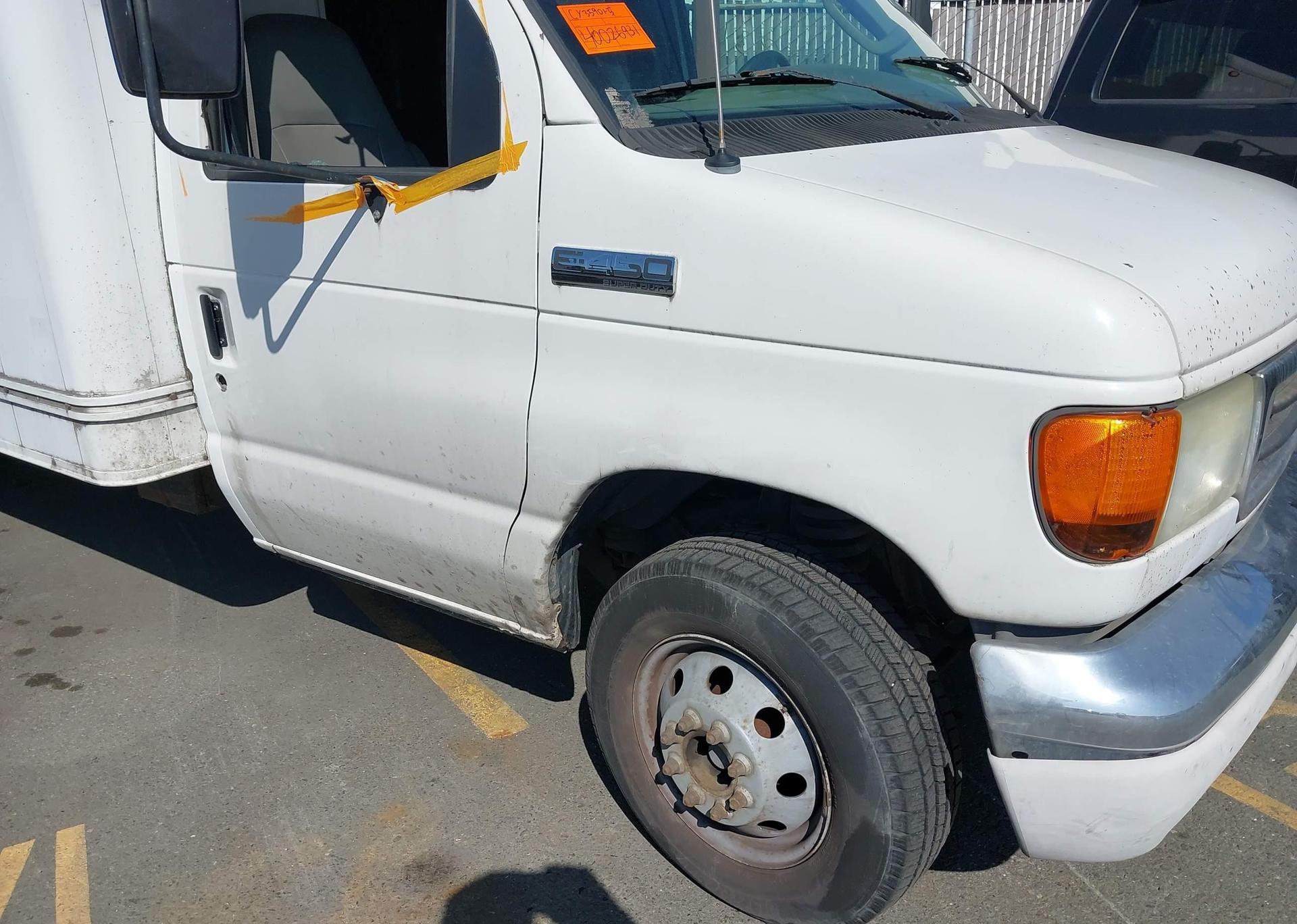 2006 FORD ECONOLINE E450 SUPER DUTY CUTWY VAN