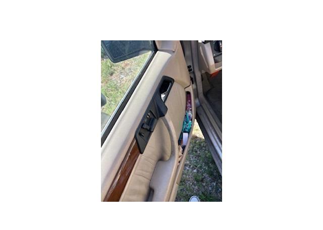 1990 MERCEDES-BENZ 300 E