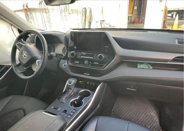 2025 TOYOTA HIGHLANDER HYBRID XLE