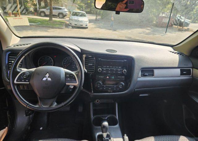 2015 MITSUBISHI OUTLANDER ES