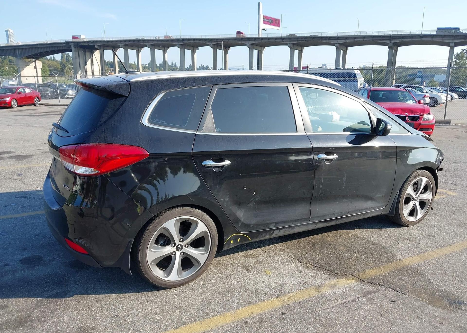 2016 KIA RONDO