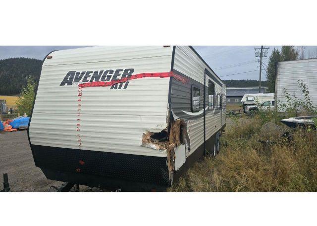 2016 FOREST RIVER AVENGER