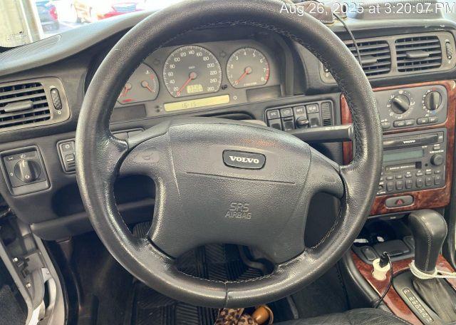 2000 VOLVO C70