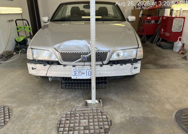2000 VOLVO C70