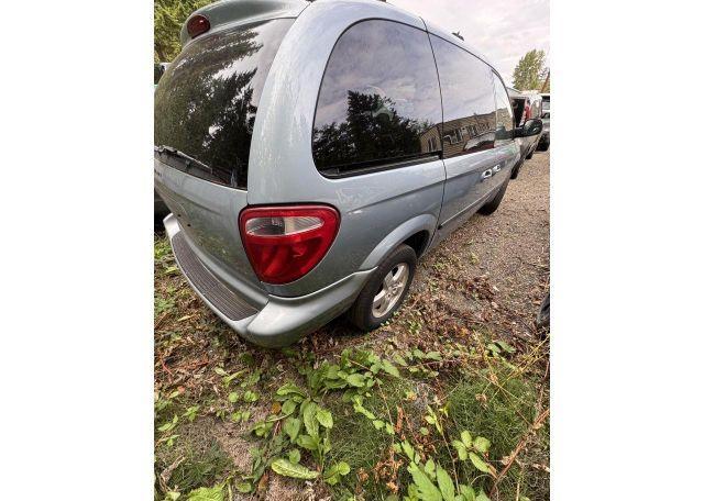 2005 DODGE CARAVAN SXT