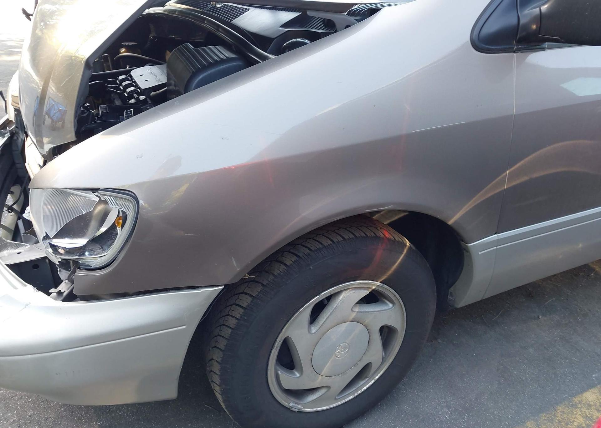 1999 TOYOTA SIENNA LE