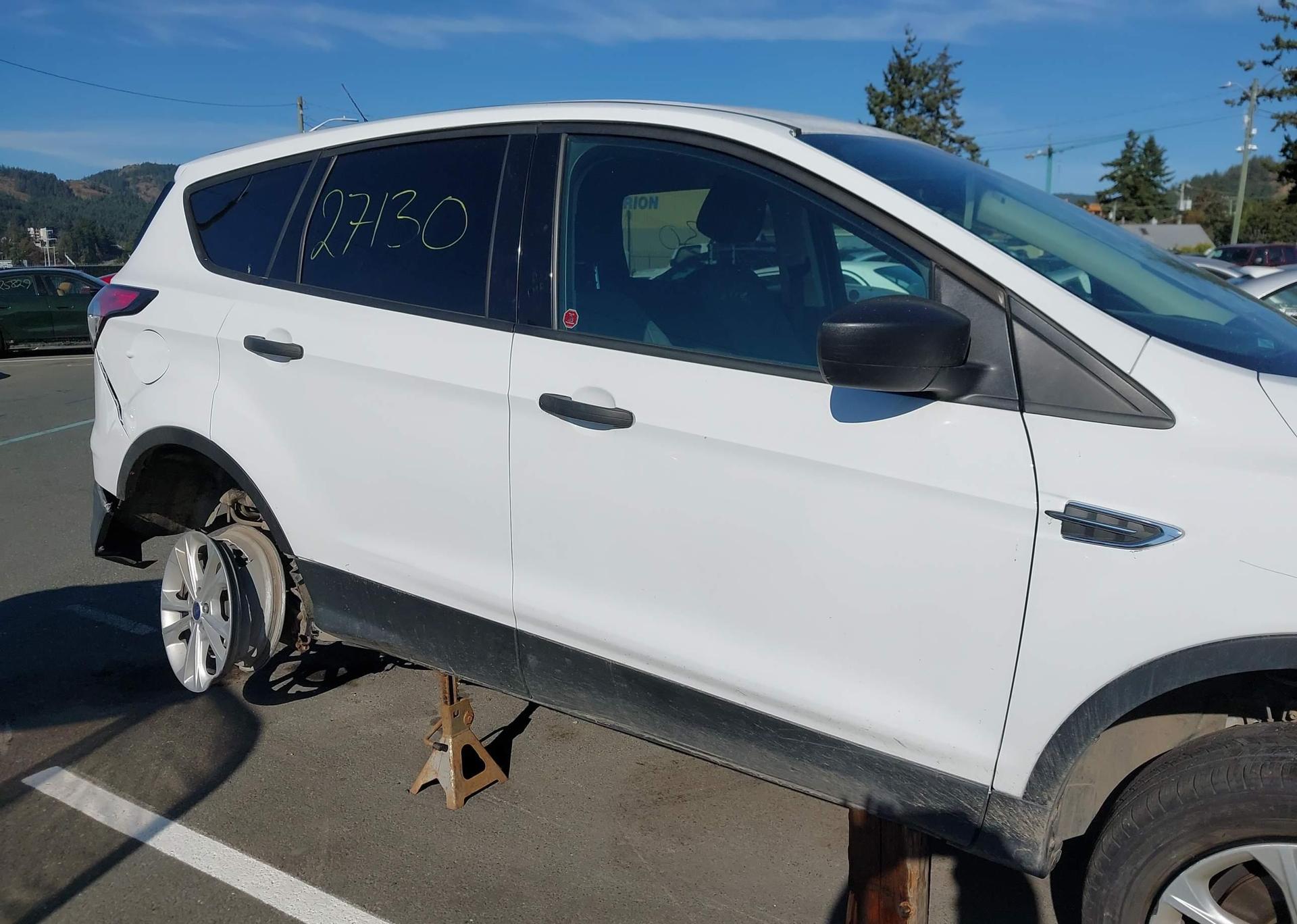 2017 FORD ESCAPE S