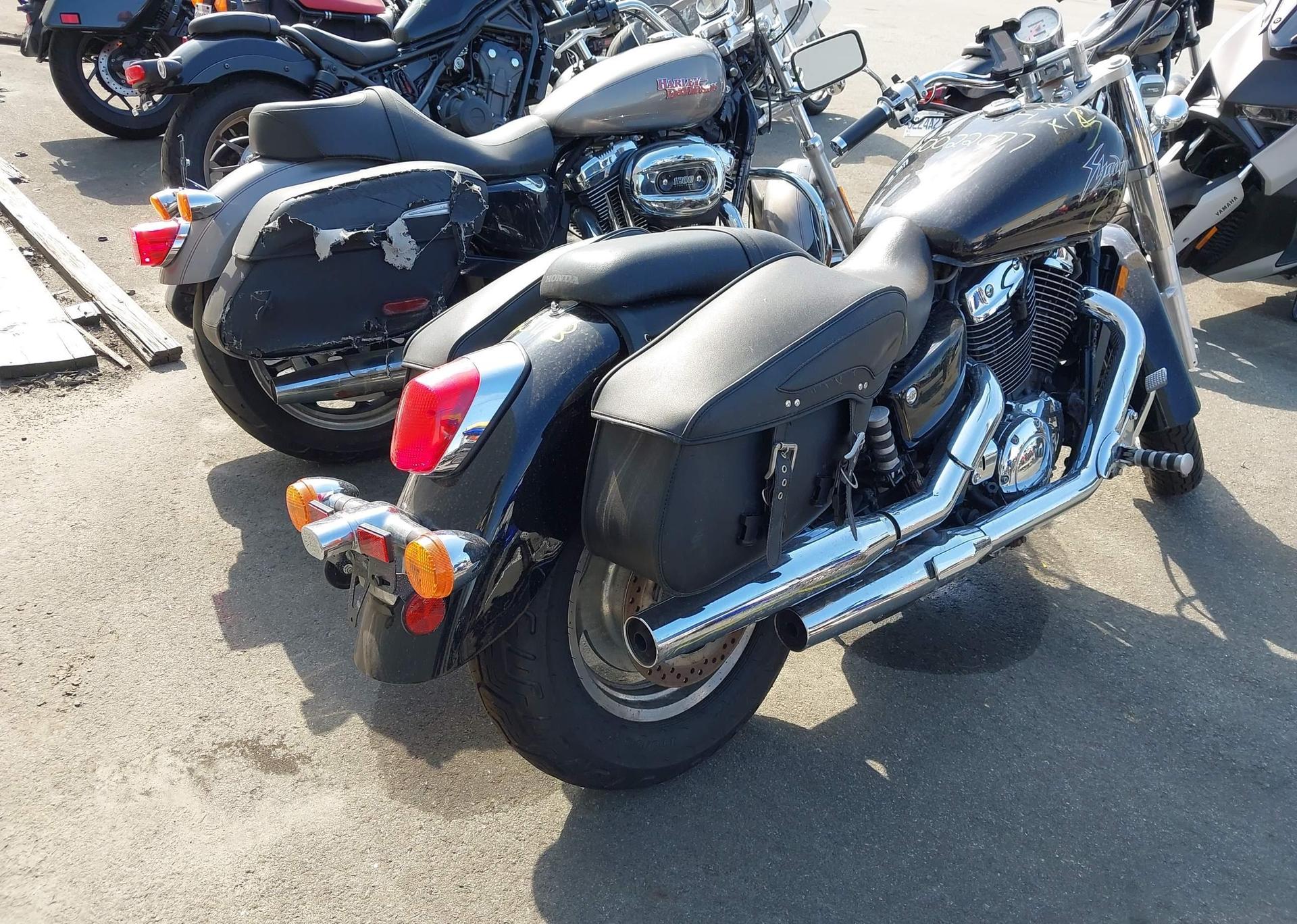 2001 HONDA VT1100 C2