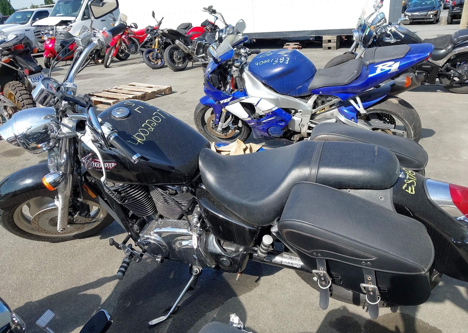 2001 HONDA VT1100 C2